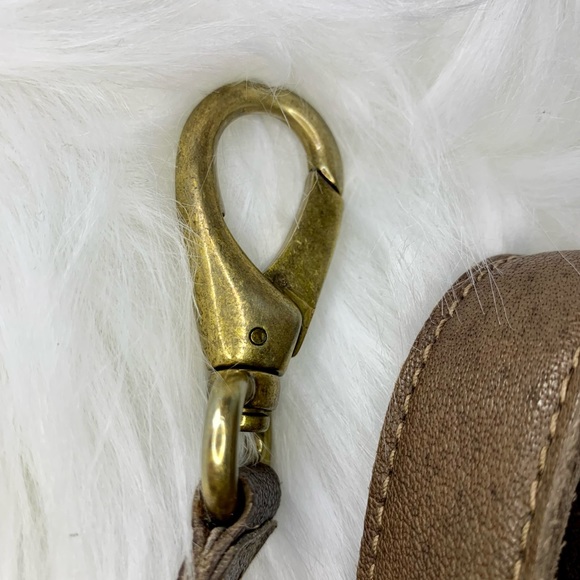 Monserat De Lucca Crossbody - Picture 3 of 8